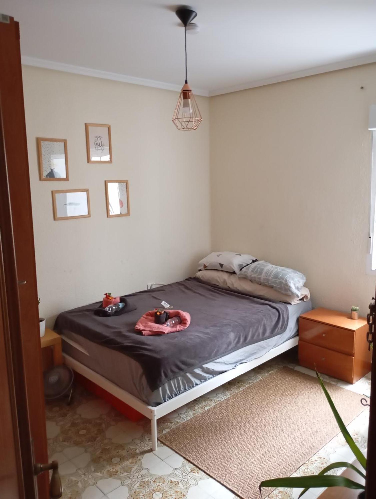 Grosses Modernes Zimmer "Silber" Fuer 2 Personen Und Katzenliebhaber Валенсия Экстерьер фото