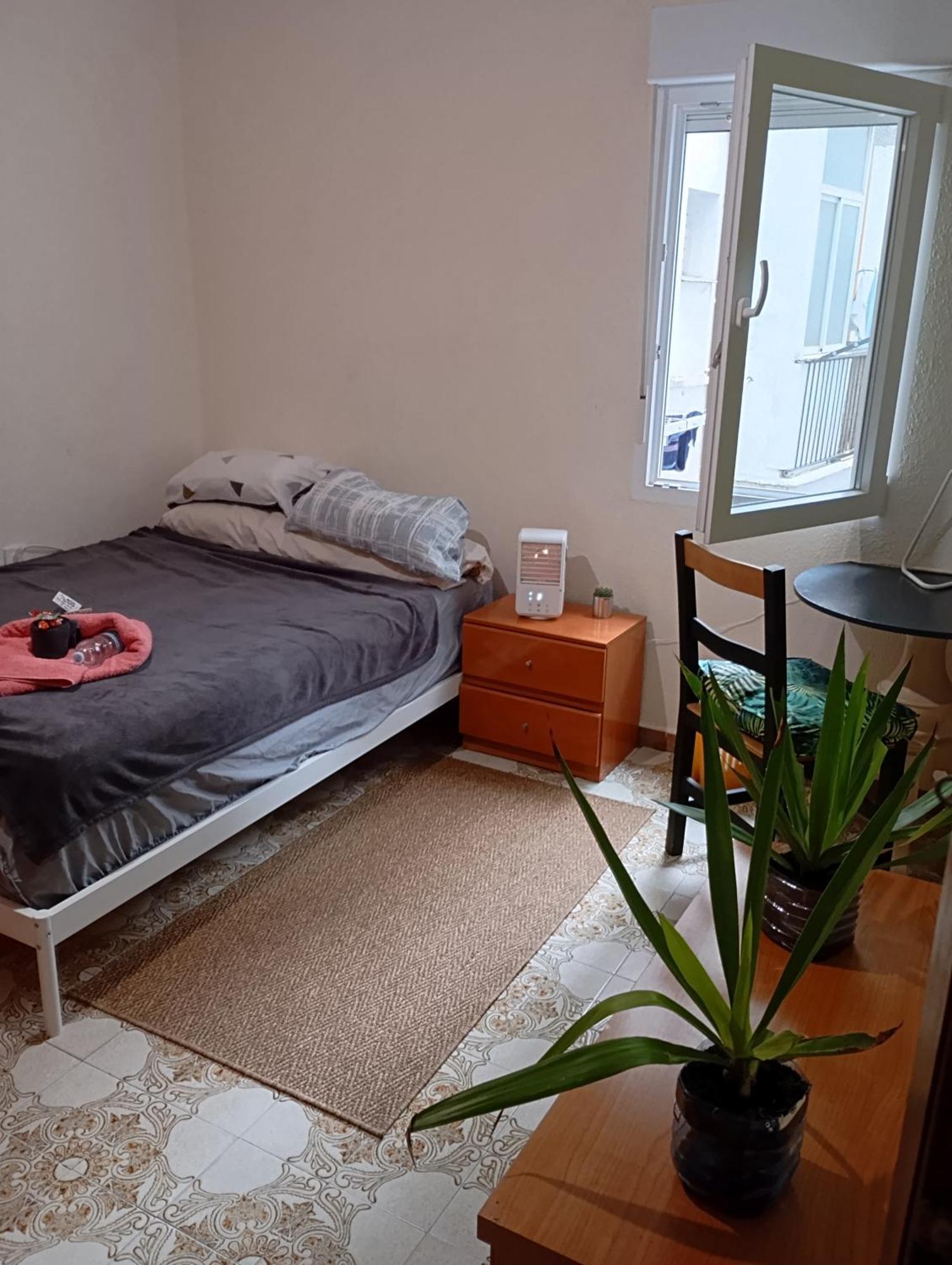 Grosses Modernes Zimmer "Silber" Fuer 2 Personen Und Katzenliebhaber Валенсия Экстерьер фото